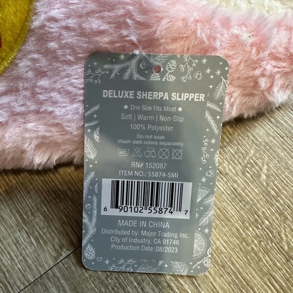 Women’s Sherpa Slippers - Size 8-10 - Pink - NWT - Picture 6 of 6
